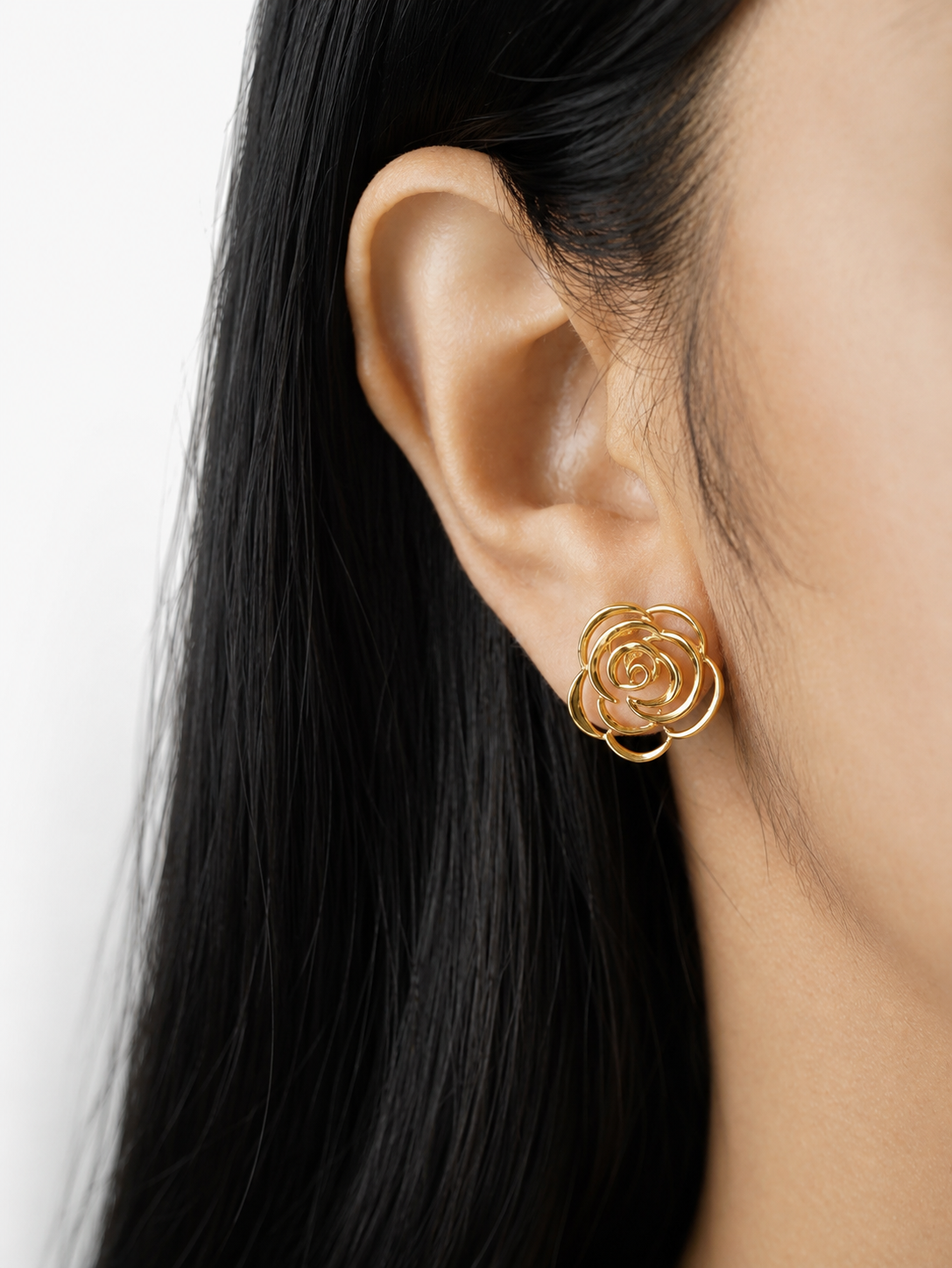 Naira Pearl Shine Earrings Set