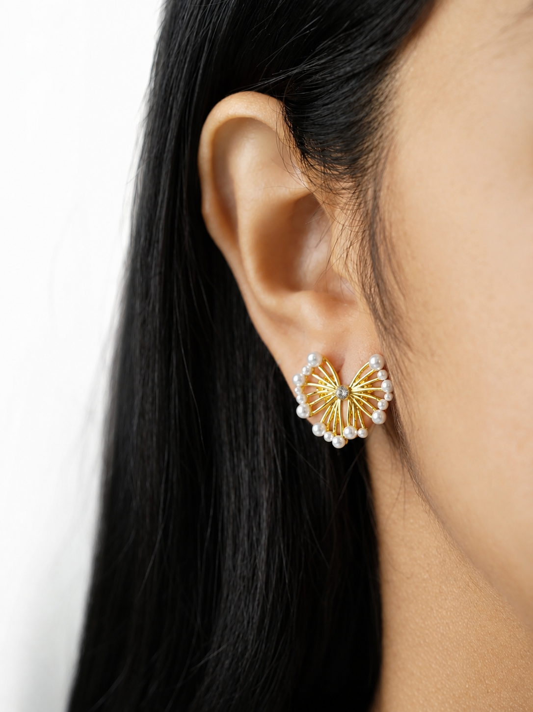 Aarohi Pearl Charm Earrings Set